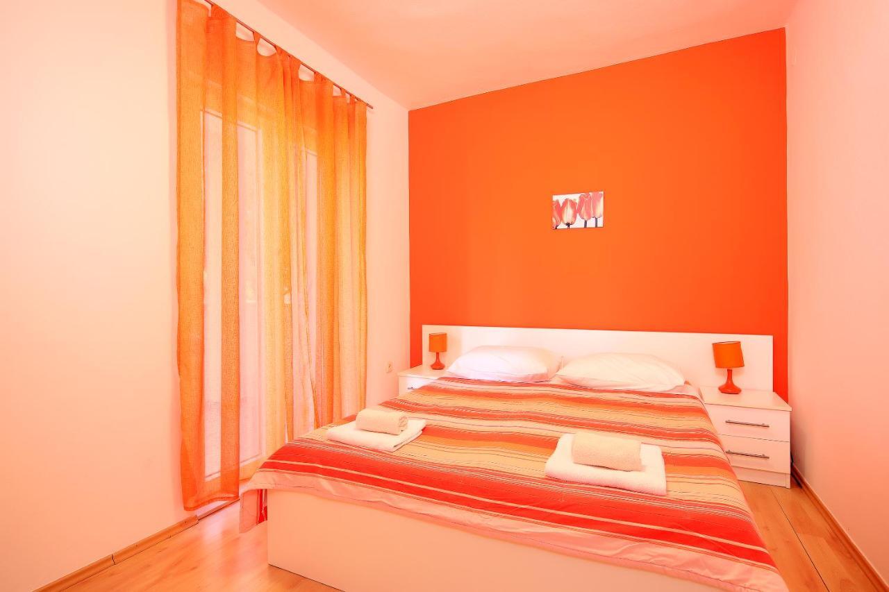 Apartments Lola ノヴァリャ エクステリア 写真