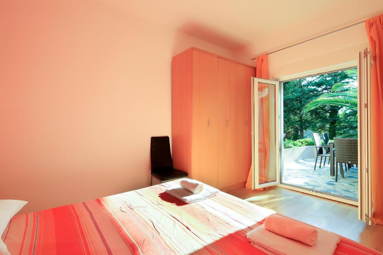 Apartments Lola ノヴァリャ エクステリア 写真